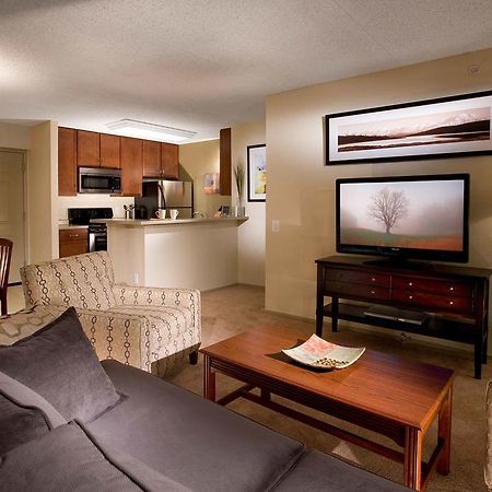 Oakwood Фолс Черч Номер фото